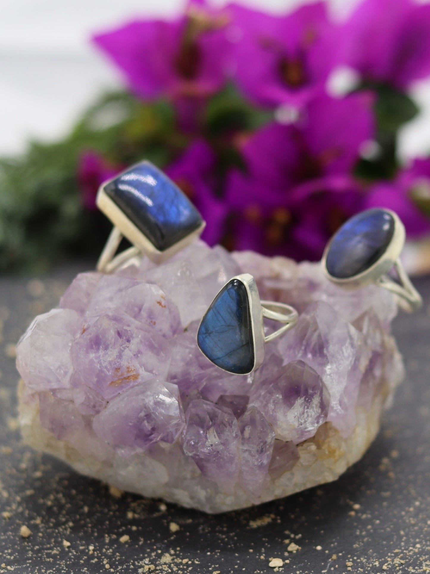 EVE LABRADORITE RING