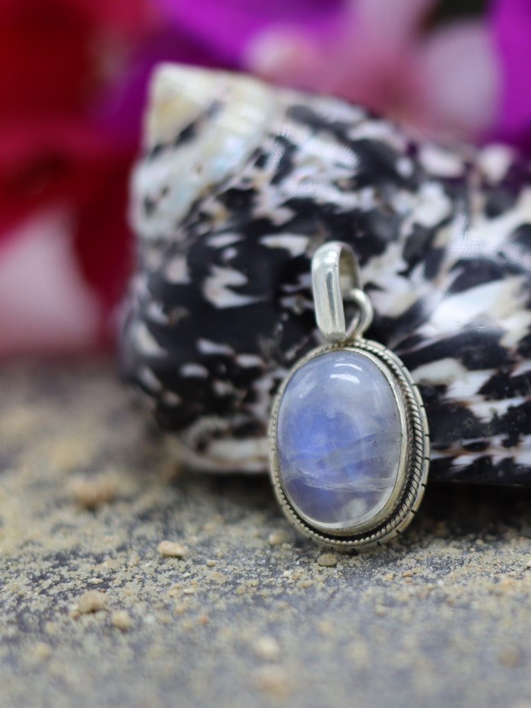 MOONSTONE PENDANT