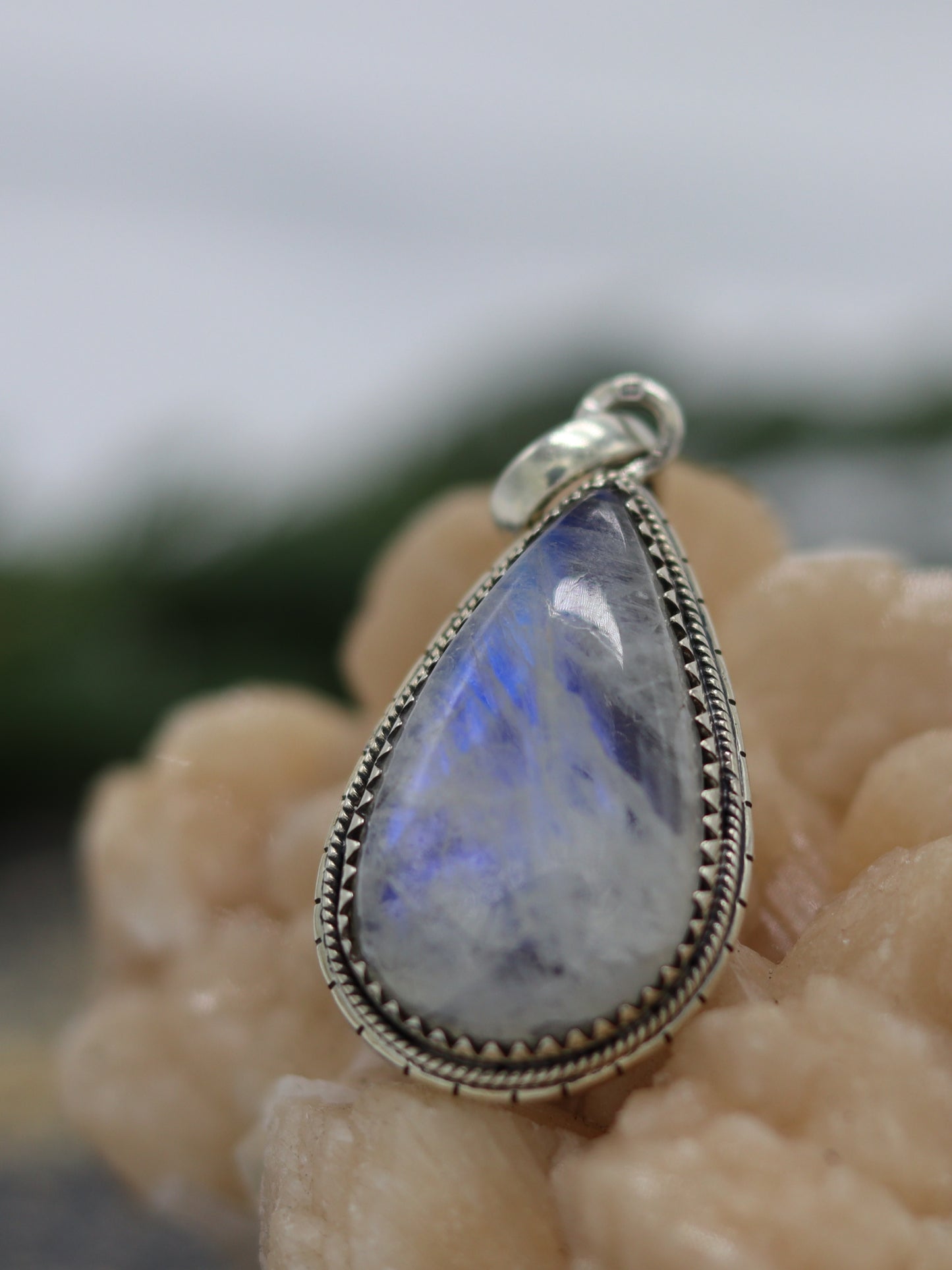 MOONSTONE PENDANT