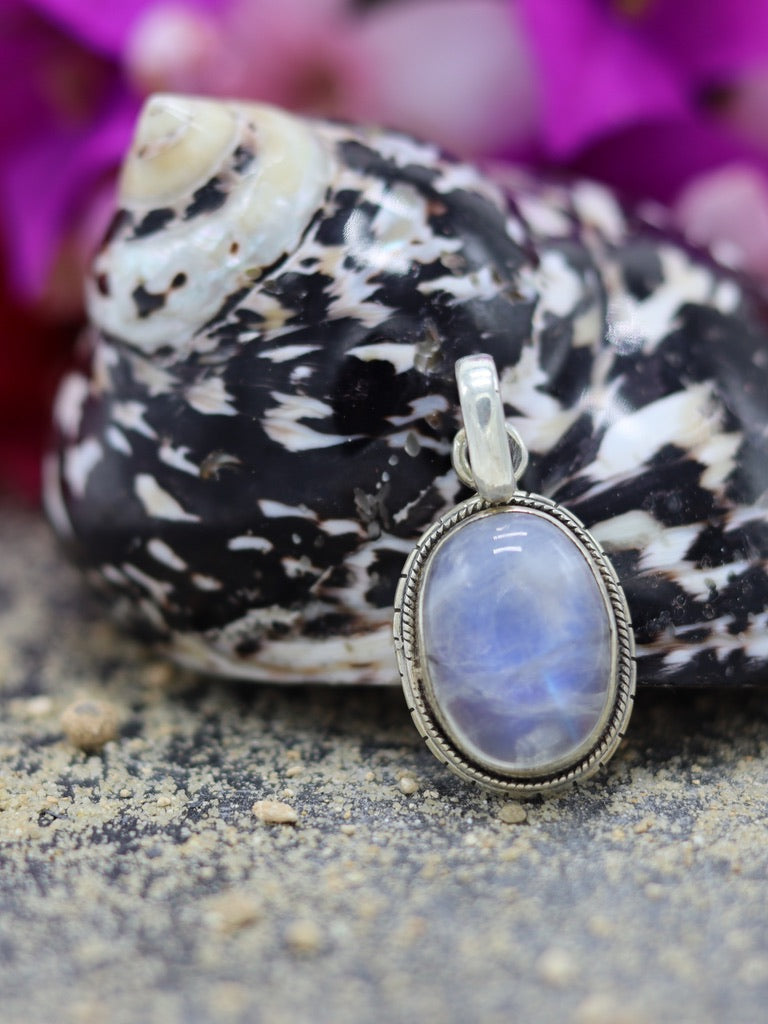 MOONSTONE PENDANT