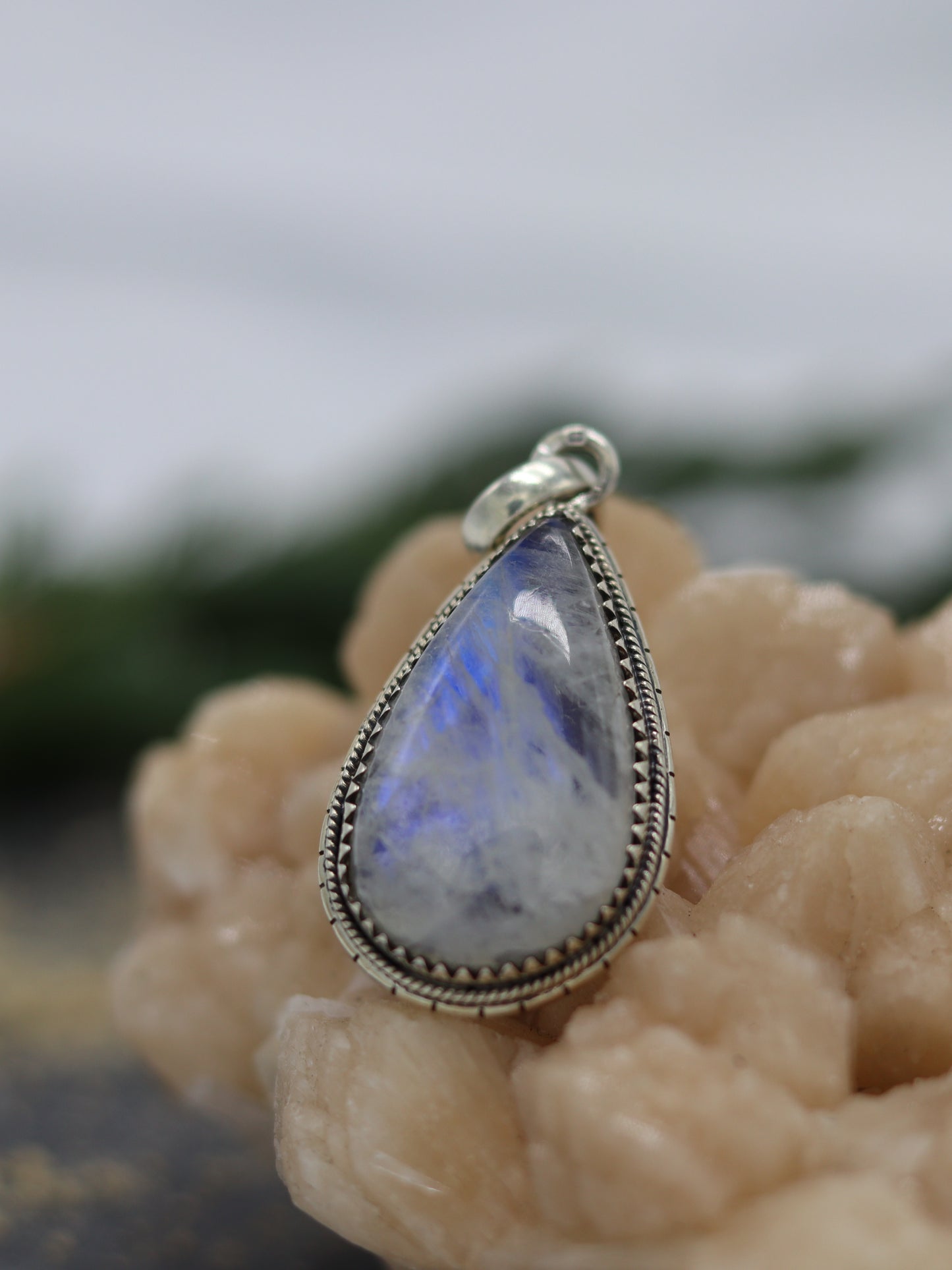 MOONSTONE PENDANT