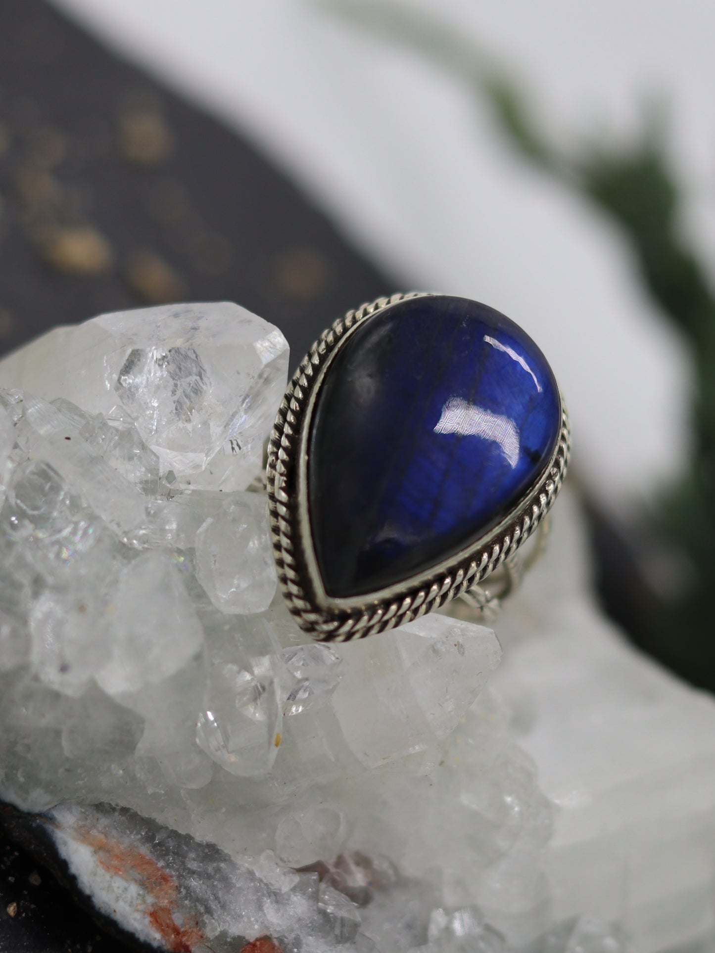 QUEEN SILVER RING