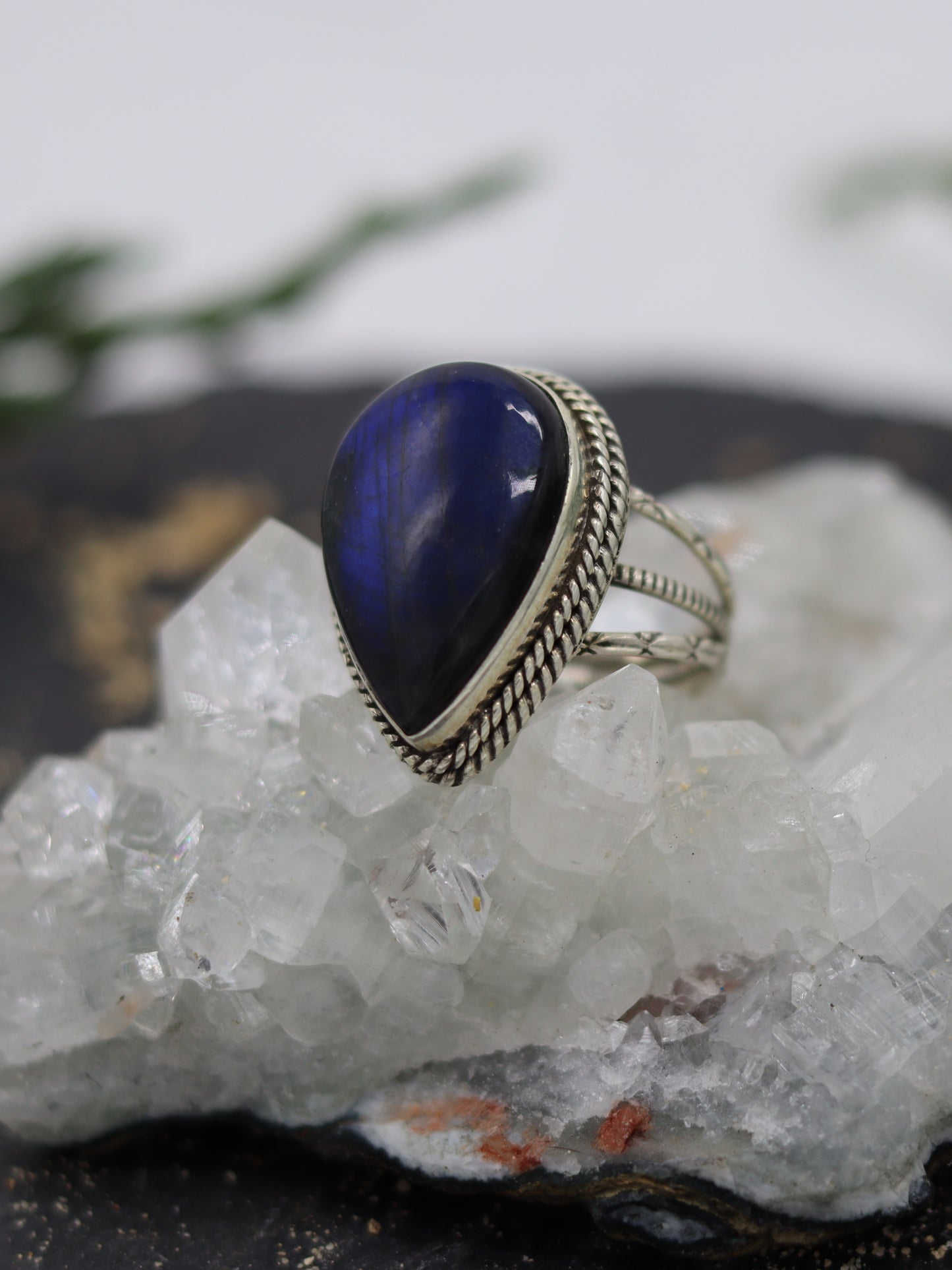 QUEEN SILVER RING