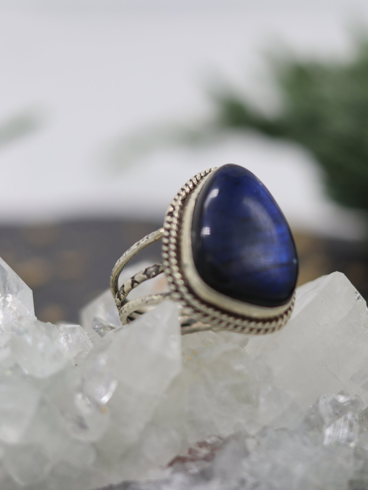 QUEEN SILVER RING