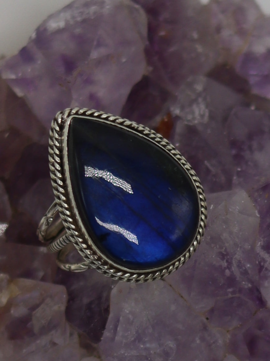 QUEEN SILVER RING