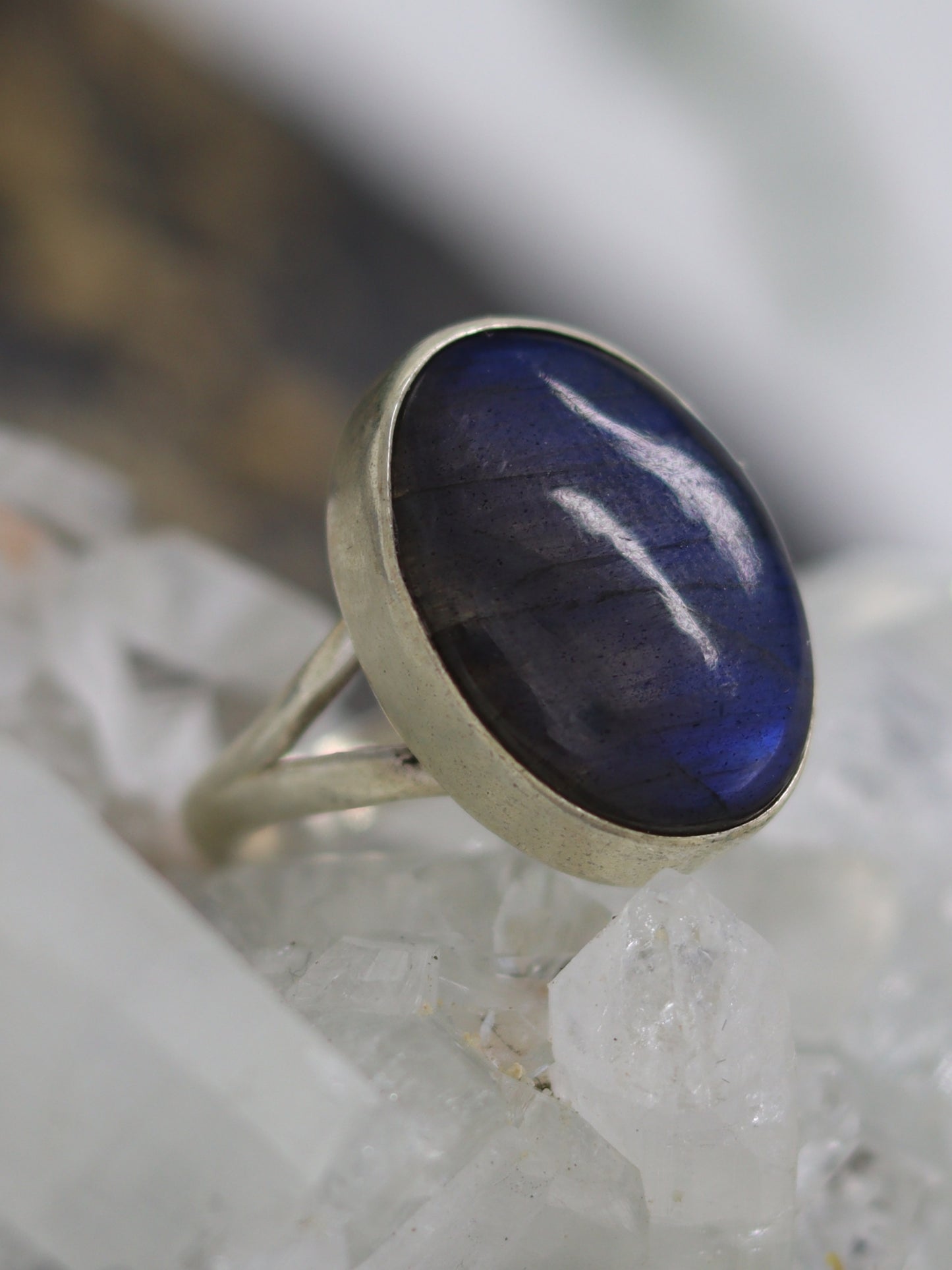 EVE LABRADORITE RING