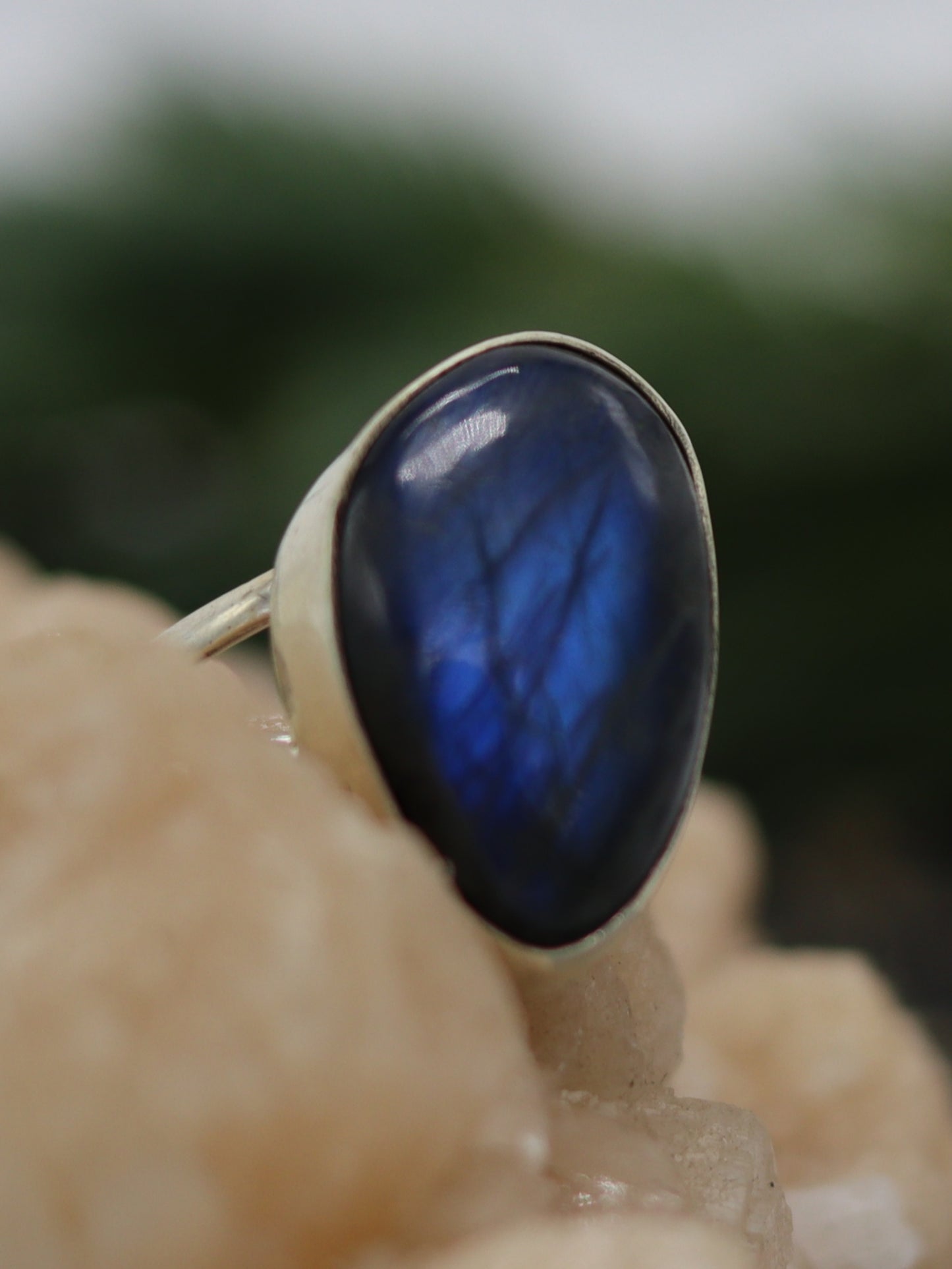 EVE LABRADORITE RING