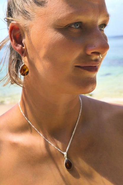 AMBER SILVER NECKLACES